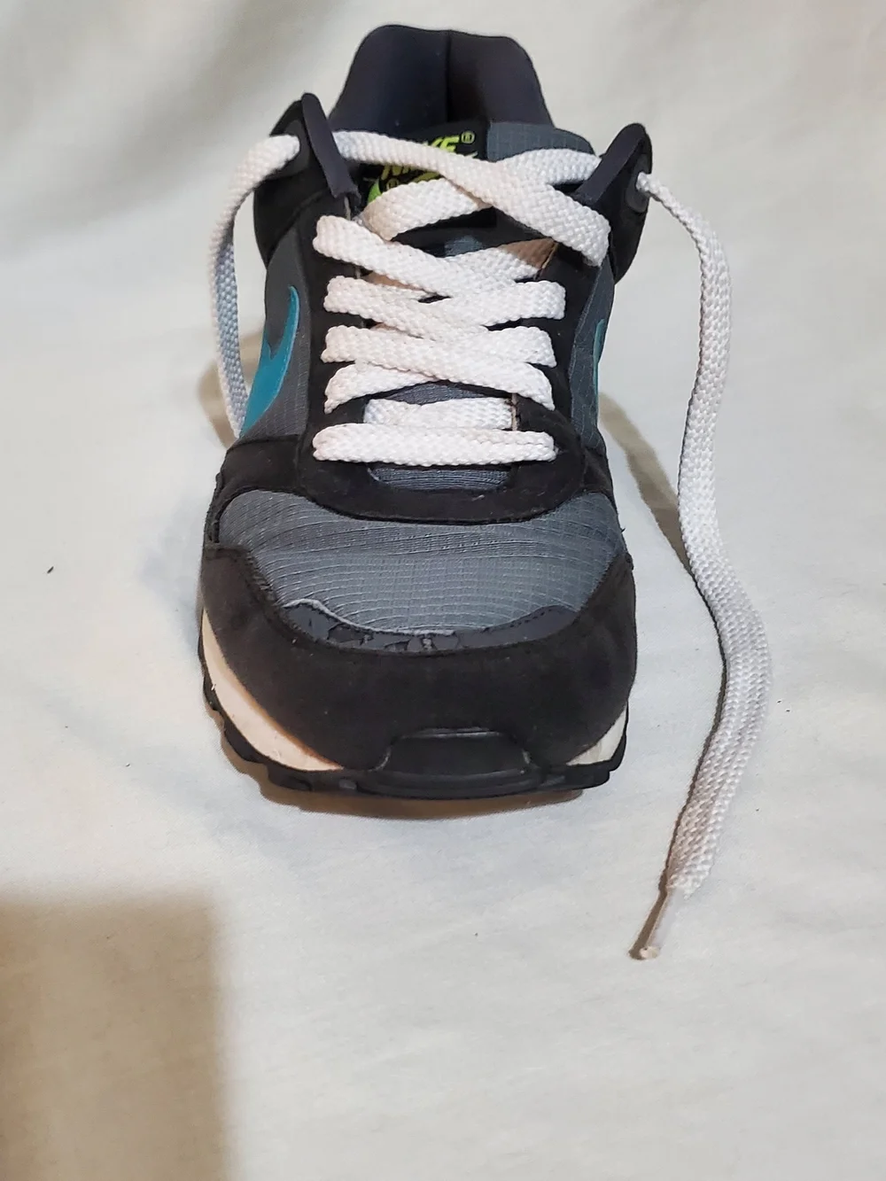 Nike Men’s Gray & Teal Running Sneakers
